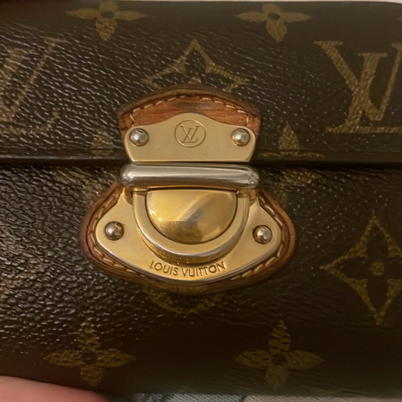 GUC LV Louis Vuitton monogram compact wallet with gold closure. - Picture 4 of 12